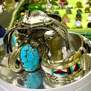 Live show ❤️ & Share ❤️ Vintage jewelry Gold sterling silver ❤️ Sunday 4 PM Est